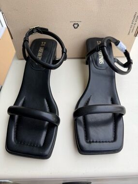 Dream Pairs Black Square-Toe Ankle-Strap Sandals